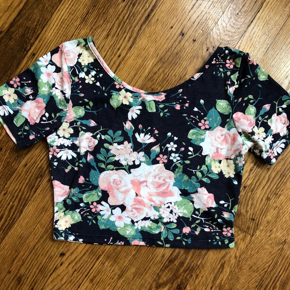 Kirra cropped floral shirt